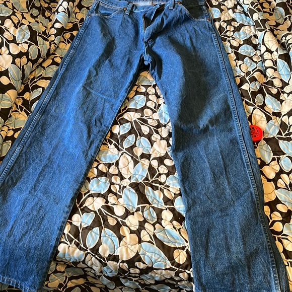 Men’s wranglers - Picture 1 of 5